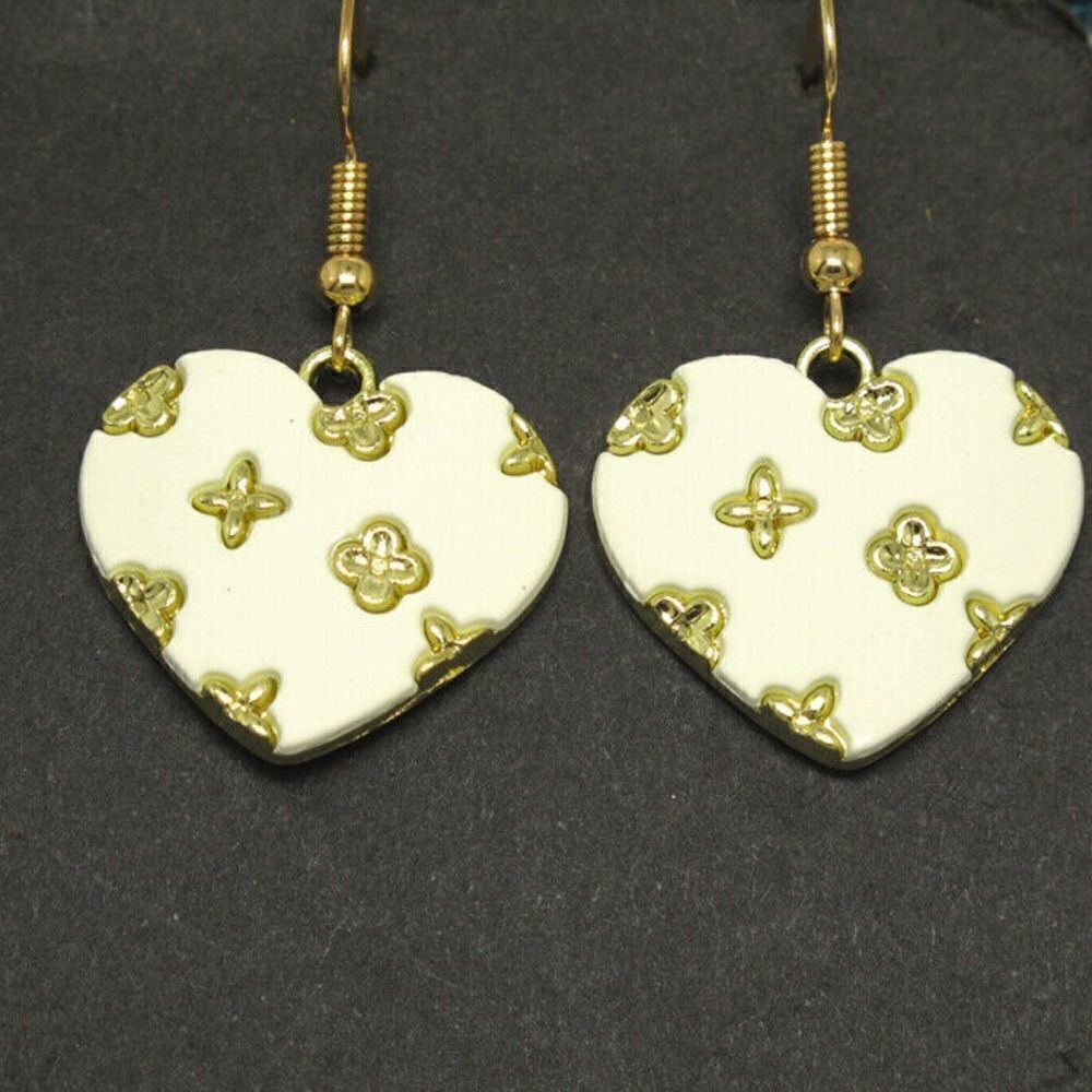 NWT BJ Heart Earrings - Picture 3 of 4